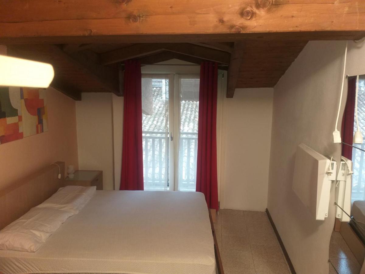 SleepinGarda Apartment Tenno Bagian luar foto