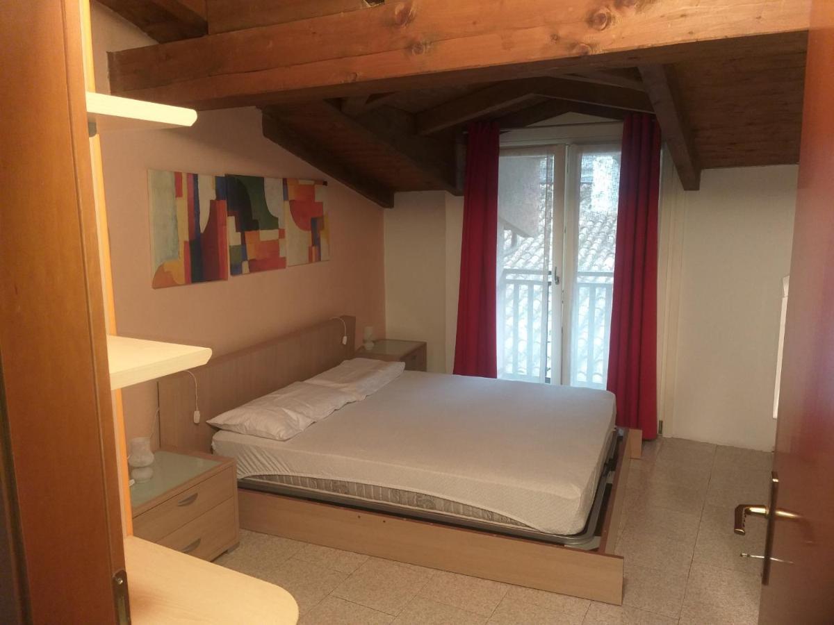 SleepinGarda Apartment Tenno Bagian luar foto