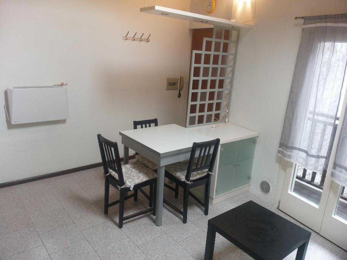 SleepinGarda Apartment Tenno Bagian luar foto