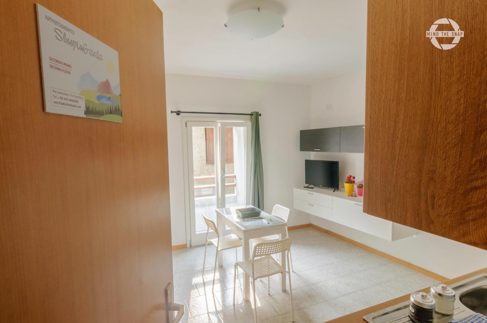 SleepinGarda Apartment Tenno Bagian luar foto