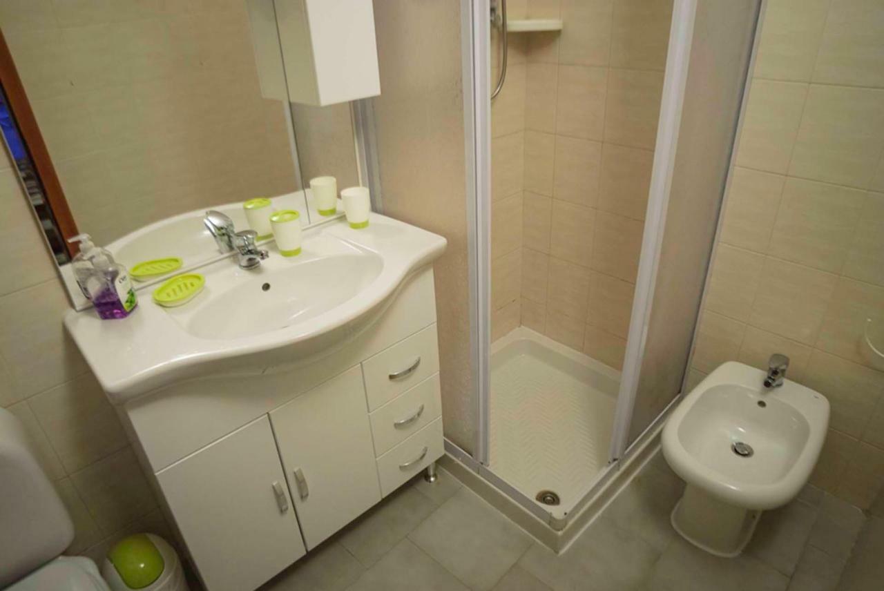 SleepinGarda Apartment Tenno Bagian luar foto
